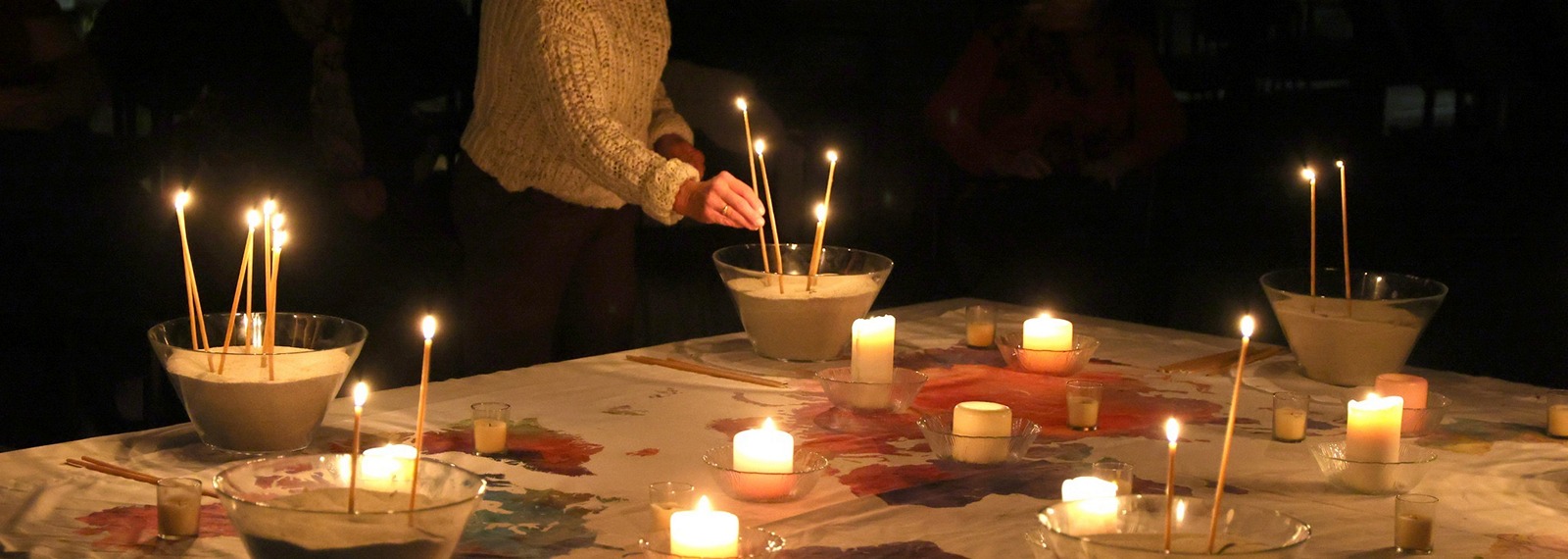 Prayers-Around-the-Cross-1600x570